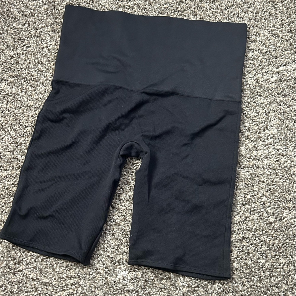 Black High-Waisted Spanks size large - Picture 2 of 3